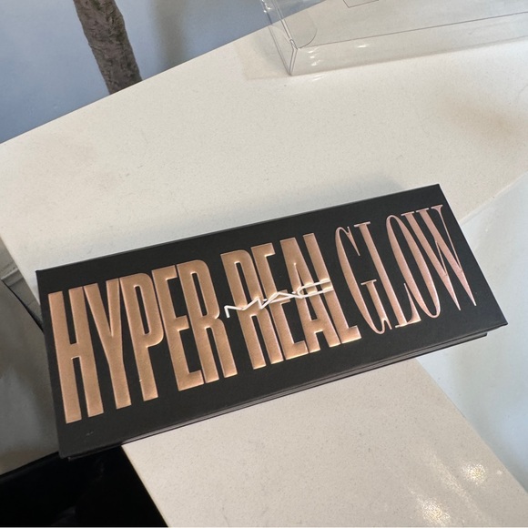 MAC Hyper Glow Palette - Flash Plus Awe Makeup Women 0.15 oz - Picture 2 of 4